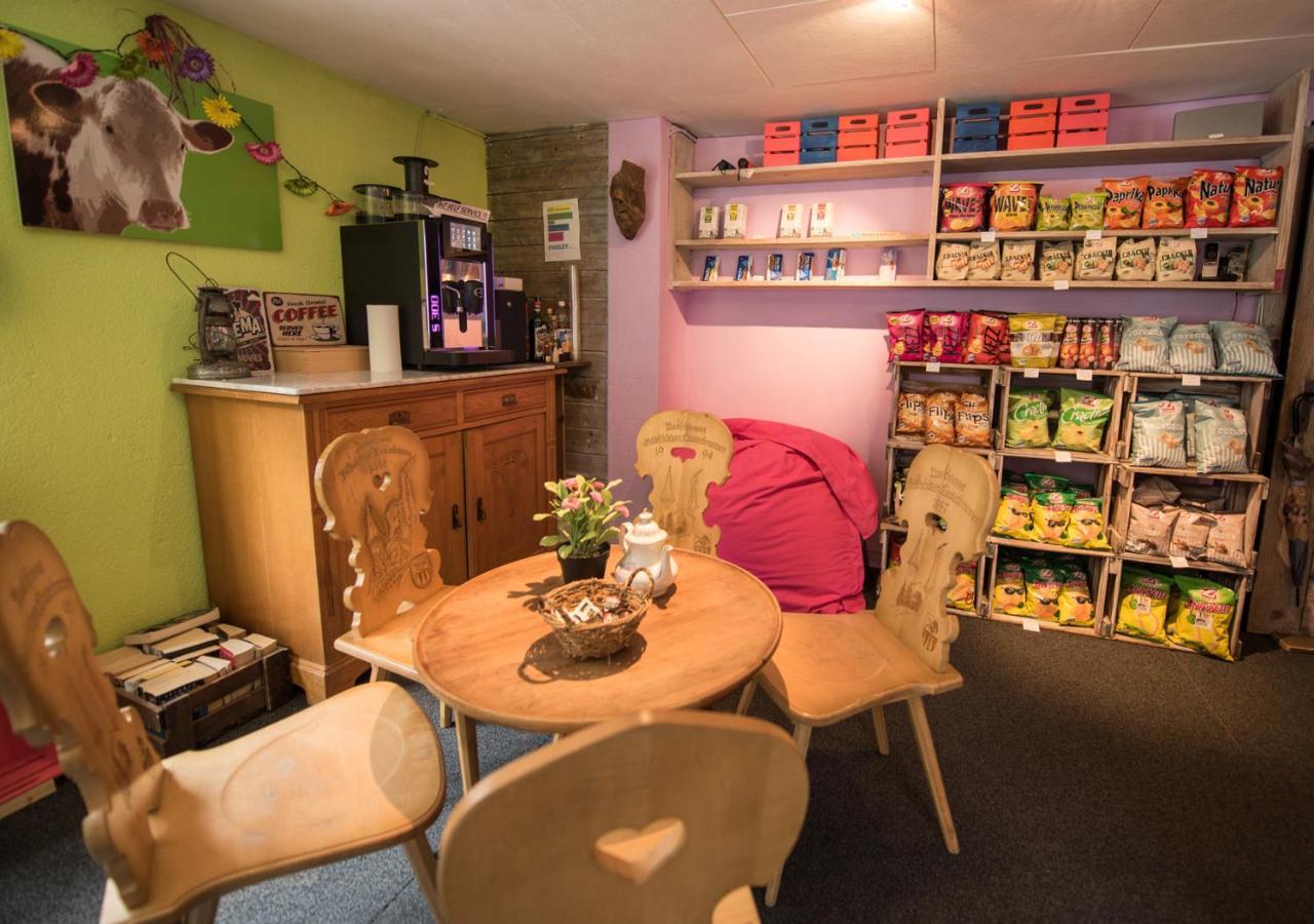 Schutzenbach Backpackers For Adults 18-35 Vandrerhjem Lauterbrunnen Eksteriør bilde